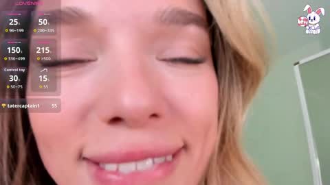 Chloe online show from April 7, 2:56 am