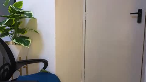 Snapshot of vishy408614 chatting on February 9, 9:05 am Ashley online show from February 9, 9:05 am