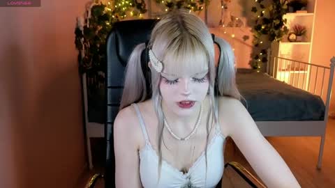 Snapshot of vitamorphosis chatting on March 27, 9:25 pm Vita online show from March 27, 9:25 pm