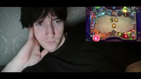 Snapshot of vitiligoboyy chatting on December 4, 1:15 am vitiligoboyy online show from December 4, 1:15 am