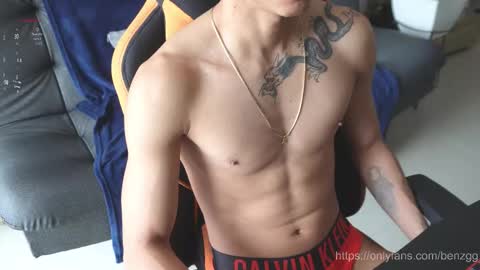 VITO BENZ online show from December 5, 6:04 pm