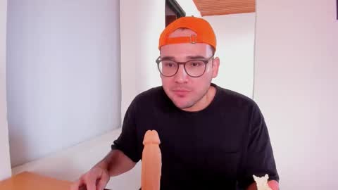 Vito Ferrer online show from October 14, 2:29 pm