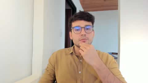 Vito Ferrer online show from November 14, 8:18 pm