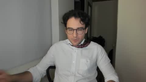 Vito Ferrer online show from March 6, 1:24 am