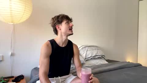 vitoraugustoxxx online show from December 1, 12:32 pm