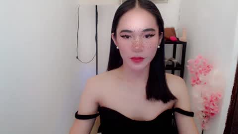 Snapshot of vivahotbabessandra chatting on June 30, 12:22 am SANDRA GOING YOU online show from June 30, 12:22 am