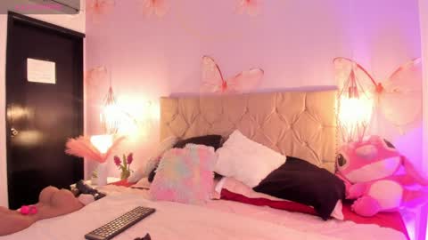 Viviana  online show from April 2, 4:59 pm