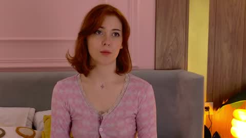 Snapshot of vivi_west chatting on June 2, 5:59 pm vivi_west online show from June 2, 5:59 pm