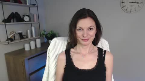 Vivian online show from February 7, 11:01 am