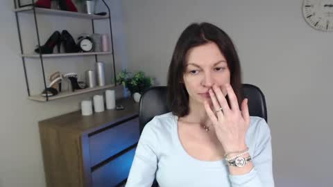 Vivian online show from February 10, 10:20 am