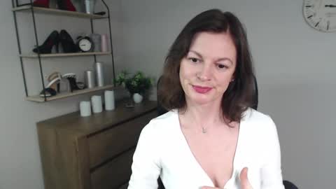 Vivian online show from February 13, 2:20 pm