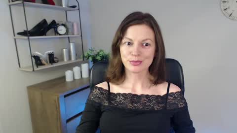 Vivian online show from February 24, 10:37 am