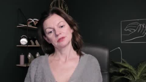 Vivian online show from October 24, 6:43 am