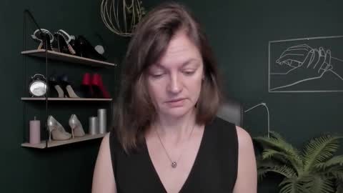 Vivian online show from November 4, 6:56 am