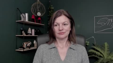 Vivian online show from December 3, 7:05 am