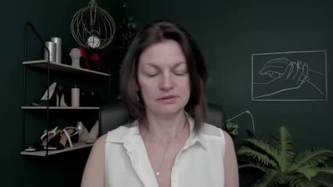 Vivian online show from December 17, 8:20 am