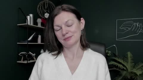 Vivian online show from February 17, 7:05 am