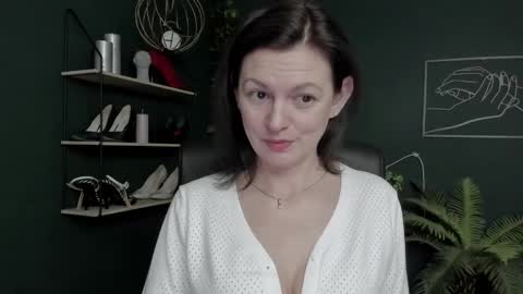 Vivian online show from February 28, 6:58 am