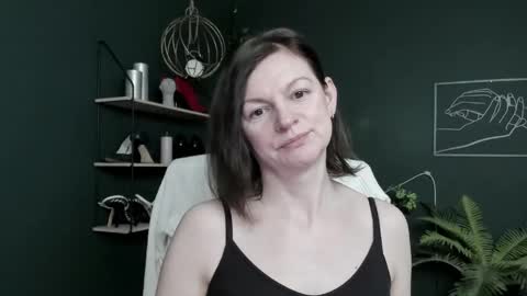 Vivian online show from April 16, 5:52 am