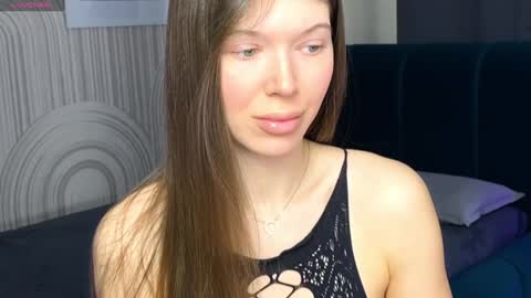 Vivian Evans online show from February 7, 12:31 am