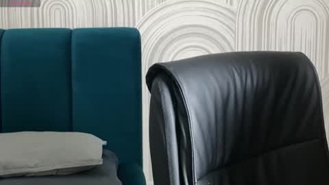 Vivian Evans online show from October 14, 12:55 am