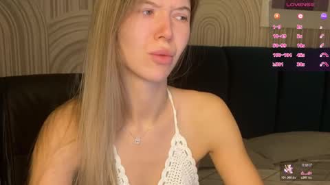 Vivian Evans online show from October 27, 1:09 am