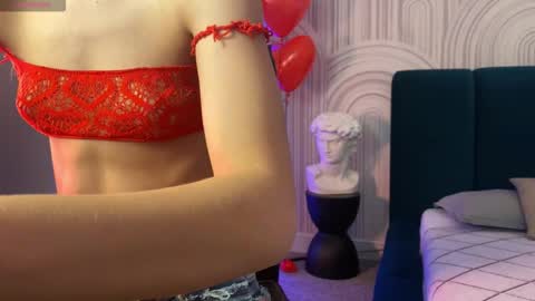 Vivian Evans online show from March 3, 1:23 am