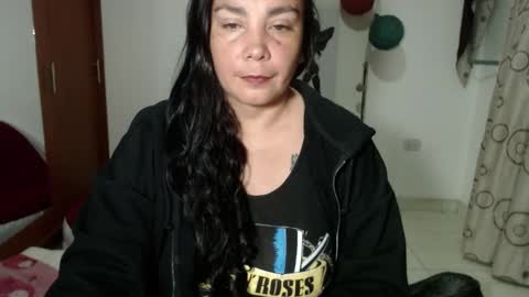 vivian_milf_paint online show from September 18, 3:30 am