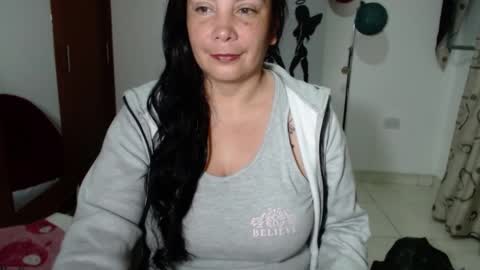 vivian_milf_paint online show from September 19, 3:41 am