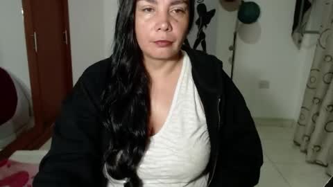 vivian_milf_paint online show from October 3, 4:31 am