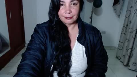 vivian_milf_paint online show from October 24, 4:09 am