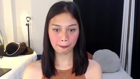 Snapshot of vivian_roberts chatting on December 16, 8:05 pm Vivian online show from December 16, 8:05 pm