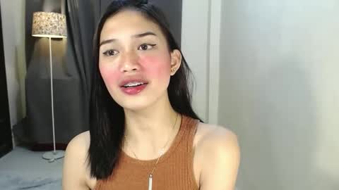 Snapshot of vivian_roberts chatting on December 18, 9:08 pm Vivian online show from December 18, 9:08 pm