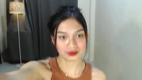 Snapshot of vivian_roberts chatting on December 19, 6:01 am Vivian online show from December 19, 6:01 am