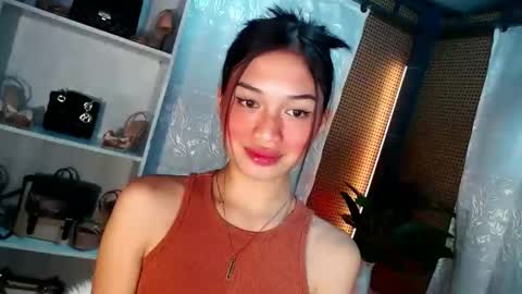 Snapshot of vivian_roberts chatting on January 6, 5:06 pm Vivian online show from January 6, 5:06 pm