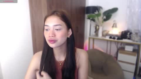 Snapshot of vivian_roberts chatting on October 21, 12:11 am Vivian online show from October 21, 12:11 am