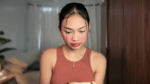 Snapshot of vivian_roberts chatting on June 6, 10:47 pm Vivian online show from June 6, 10:47 pm