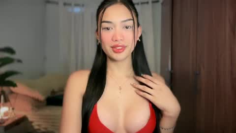 Snapshot of vivian_roberts chatting on June 21, 12:35 am Vivian online show from June 21, 12:35 am