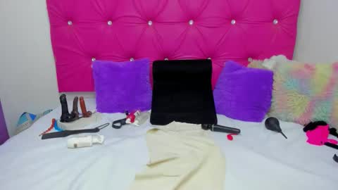 VivianParis online show from May 22, 2:22 pm