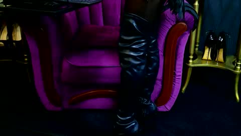 Vivian Reeve online show from October 23, 5:51 am