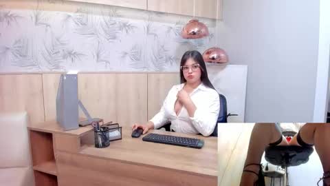 Vivian online show from November 11, 12:16 pm