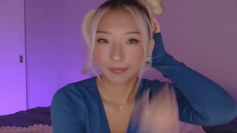 vivianwinters online show from November 11, 11:49 pm