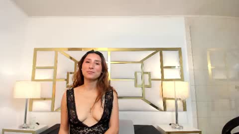 Snapshot of vivieneluxe chatting on July 15, 3:56 am Viviene online show from July 15, 3:56 am