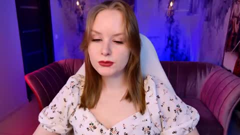 Snapshot of vivienleeigh chatting on May 30, 5:37 am Vivien online show from May 30, 5:37 am