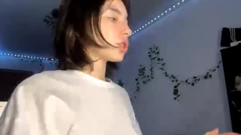 Vivi online show from November 25, 4:18 pm