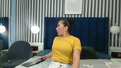 Vivian  online show from September 17, 1:02 pm