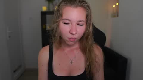 VivienVance online show from June 16, 9:50 pm