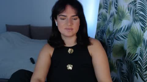 Snapshot of viviroses chatting on May 1, 9:03 am ViviRoses online show from May 1, 9:03 am