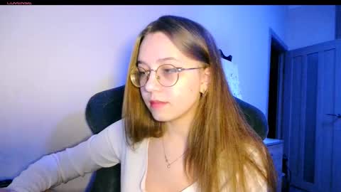 vivivivikkie online show from March 6, 11:01 pm