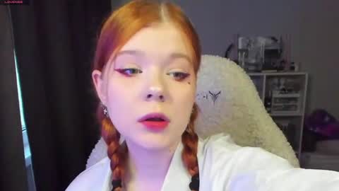 Snapshot of vivy_ chatting on June 15, 7:16 pm chatur babes online show from June 15, 7:16 pm